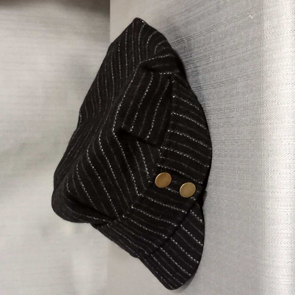 Striped Newsboy hat with button (927)